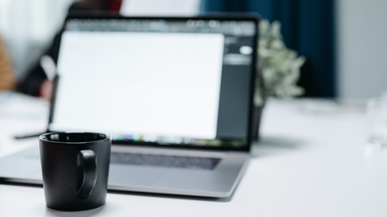 Why Personalized Tumblers Have Become the Corporate Gift Nobody Throws Away